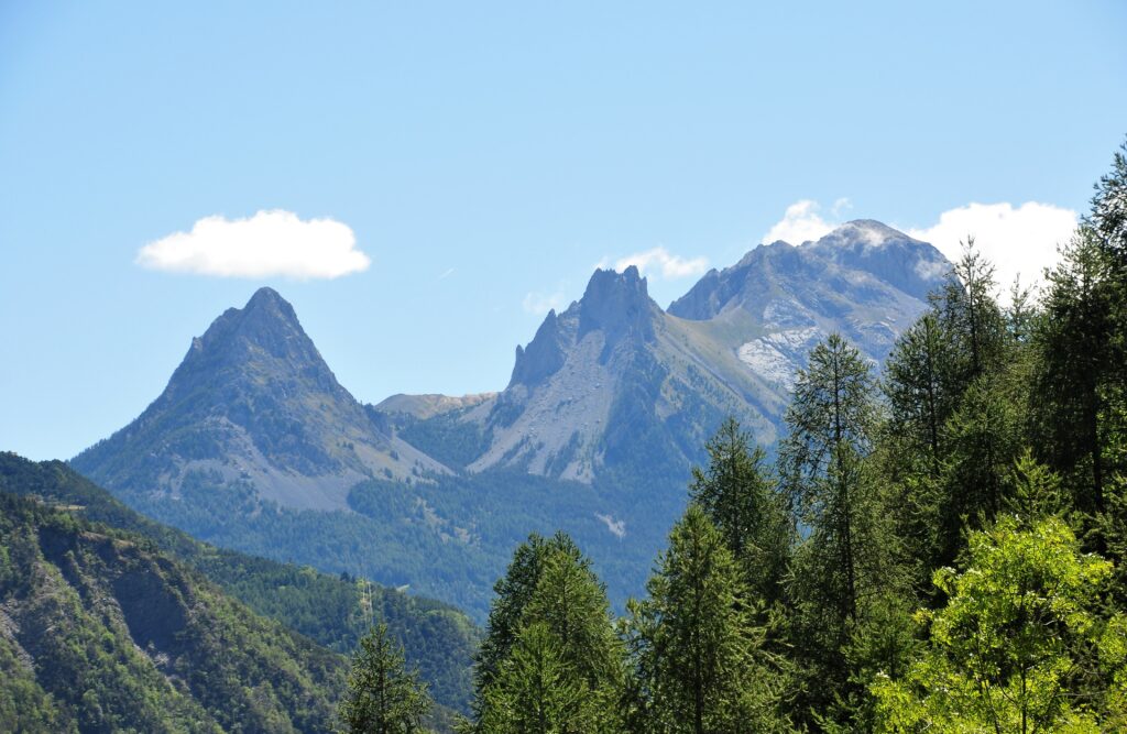 Les Seolanes un massif montagneux qui vous accueil à l'entrée des Alpes